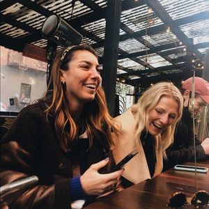 MEET YOUR POSHER - Kate